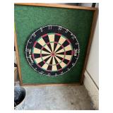 NICE DARTBOARD DART BOARD W LOTS OF DARTS NICE DARTBOARD DART BOARD W LOTS OF DARTS