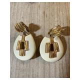 VINTAGE COSTUME EARRINGS