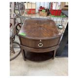 SIDE / END TABLE W PULL OUT SHELF