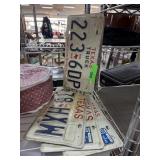 LOT OF VINTAGE LICENSE PLATES