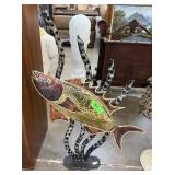 SIGNED FISH SCULPTURE / METAL NOTE