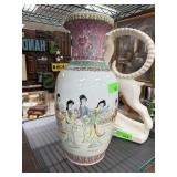 LARGE CHINESE PORCELAIN VASE