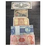 LOT OF FOREIGN CURRENCY NOTES LOT OF FOREIGN CURRENCY NOTES