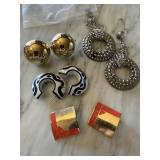 QTY 4 PAIRS OF EARRINGS QTY 4 PAIRS OF EARRINGS