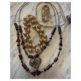 QTY 4 NECKLACES QTY 4 NECKLACES