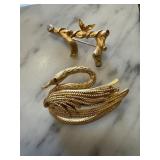 2PC PINS SARAH COVENTRY & SWAN PIN 2PC PINS SARAH COVENTRY & SWAN PIN