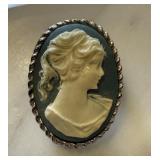 VINTAGE CAMEO BROOCH PIN VINTAGE CAMEO BROOCH PIN