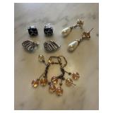 4 PAIRS OF EARRINGS 4 PAIRS OF EARRINGS