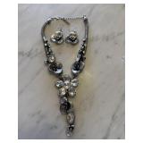EBEN FLORAL THEME NECKLACE & EARRINGS MATCHED SET EBEN FLORAL THEME NECKLACE & EARRINGS MATCHED SET
