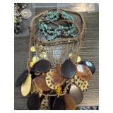 LOT OF 4 NECKLACES LOT OF 4 NECKLACES