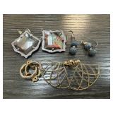 4 PAIRS OF EARRINGS 4 PAIRS OF EARRINGS