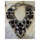 LARGE VERY NICE CHUNKY NECKLACE LARGE VERY NICE CHUNKY NECKLACE
