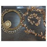 LOT OF NECKLACES / PENDANTS LOT OF NECKLACES / PENDANTS
