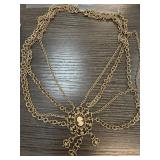 VINTAGE CELEBRITY CAMEO NECKLACE VINTAGE CELEBRITY CAMEO NECKLACE