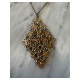 VINTAGE SARAH COVENTRY NECKLACE VINTAGE SARAH COVENTRY NECKLACE