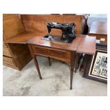 VINTAGE SINGER SEWING MACHINE W TABLE