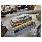 LOT OF BOOKS / ARTISTS ETC