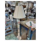 VINTAGE WHITE FLOOR LAMP