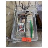 LARGE LOT OF BASEBALL CARDS