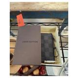 LOUIS VUITTON ZIPPERED WALLER NOTE