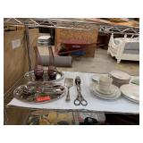 CONTENTS OF SHELF LOT OF VASES / CHINA