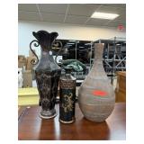LOT OF DECORATIVE VASES