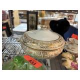 VINTAGE WEDGWOOD PORCELAIN TUREEN