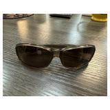 GUCCI DESIGNER SUNGLASSES NOTE