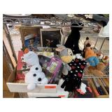 LOT OF DISNEY ITEMS MORE / GOOFY