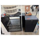 2PC FLOOR SPEAKERS & EQUIPMENT RACK