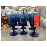 LOT OF 8 BLUE GLASSES  / GOBLETS