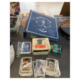 LARGE LOT OF BASEBALL CARDS / MINI CARDS ETC