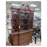 PRETTY VINTAGE BREAKFRONT CHINA CABINET W FINIAL PRETTY VINTAGE BREAKFRONT CHINA CABINET W FINIAL