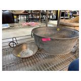 LARGE OVAL GALVANIXED TUB & HANDLED PAN LARGE OVAL GALVANIXED TUB & HANDLED PAN