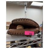 VERY NICE CATCHERS BASEBALL MITT NOKONA VERY NICE CATCHERS BASEBALL MITT NOKONA
