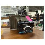 VINTAGE POLAROID CAMERA COLORPACK II VINTAGE POLAROID CAMERA COLORPACK II