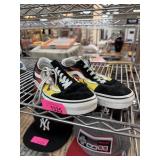 VANS SHOES SZ 5.5 / 7