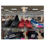 LOT OF SHOES / NIKES