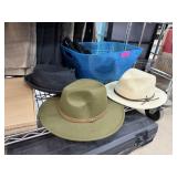LOT OF FEDORA HATS / MISC