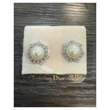 CHRISTIAN DIOR EARRINGS NOTE