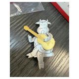 JJ COWBOY BROOCH / PIN