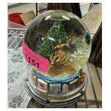 ROCKEFELLER CENTER MUSICAL WATERGLOBE