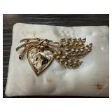 VINTAGE BETTY CROCKER TRIFARI BROOCH PIN