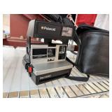 POLAROID SUN 600 INSTANT CAMERA POLAROID SUN 600 INSTANT CAMERA