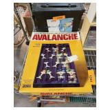 VINTAGE AVALANCHE BOARD GAME VINTAGE AVALANCHE BOARD GAME