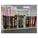 LOT OF SCIENCE FICTION BOOKS ROBERT HEINLEIN LOT OF SCIENCE FICTION BOOKS ROBERT HEINLEIN