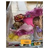 MIXED BARBIE DOLLS / HORSE MIXED BARBIE DOLLS / HORSE