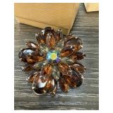 LARGE BROOCH W NICE GLASS STONES