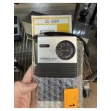 VINTAGE REALISTIC RADIO W EARPHONE