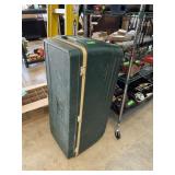 LARGE ICE CHEST
